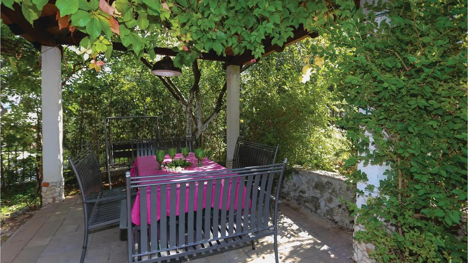 Amazing Apartment In Arbanija With Kitchen تروغير 0*,